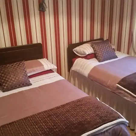 Bed & Breakfast Anglers Rest, Croghan Road